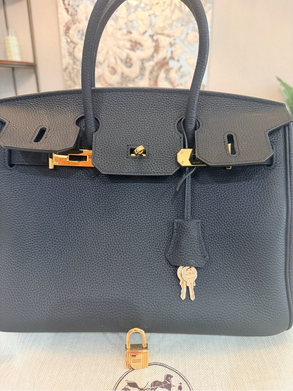 Luxury Black Leather Top-Handle Bag - Picture 3 of 7